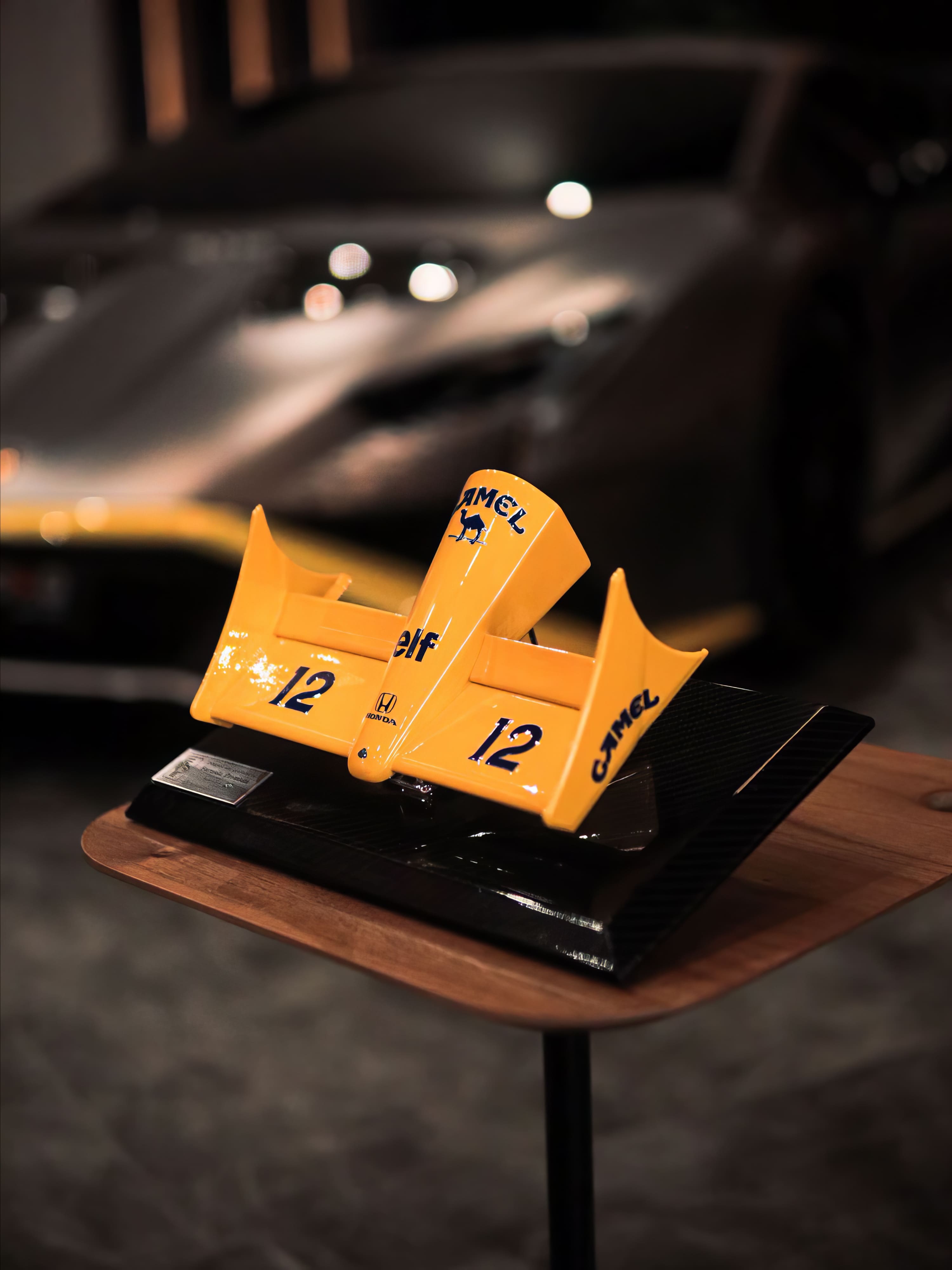 Bico de F1 - 99T 1986 - Lateral